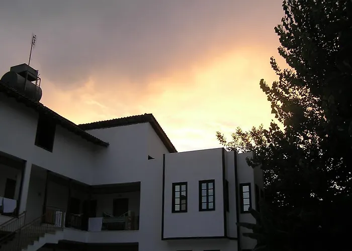 Отель Garden Текирова