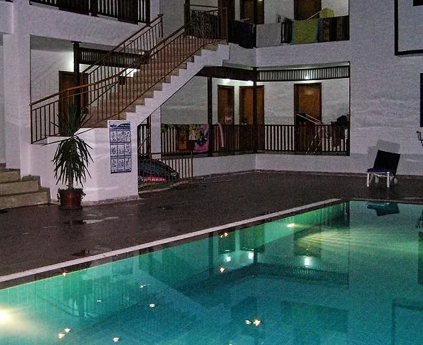 Garden Отель Текирова