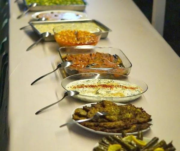 Отель Garden Текирова