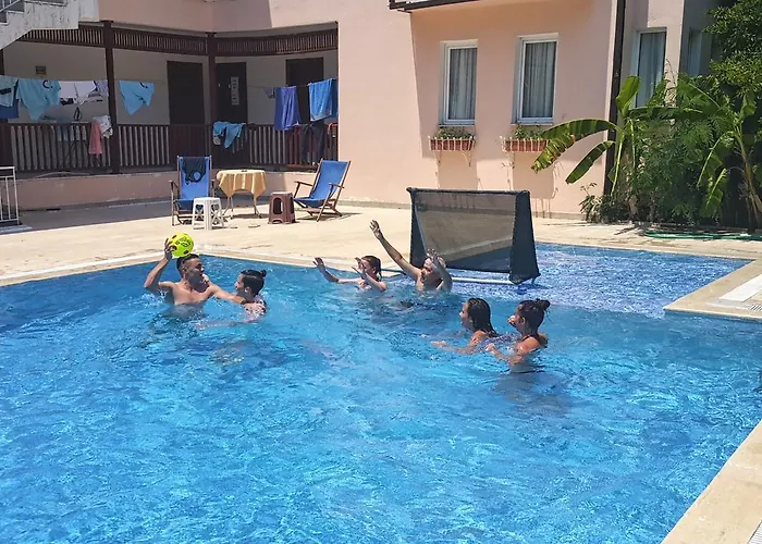 Отель Garden Текирова