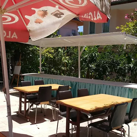 Garden Отель Текирова